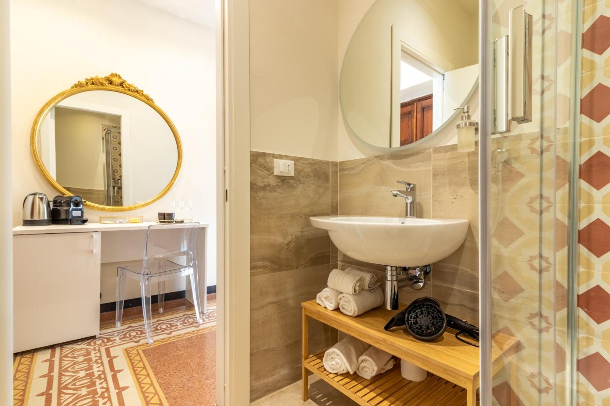 Oldoini Luxury Apartment And Suites ลาสเปเซีย ภายนอก รูปภาพ